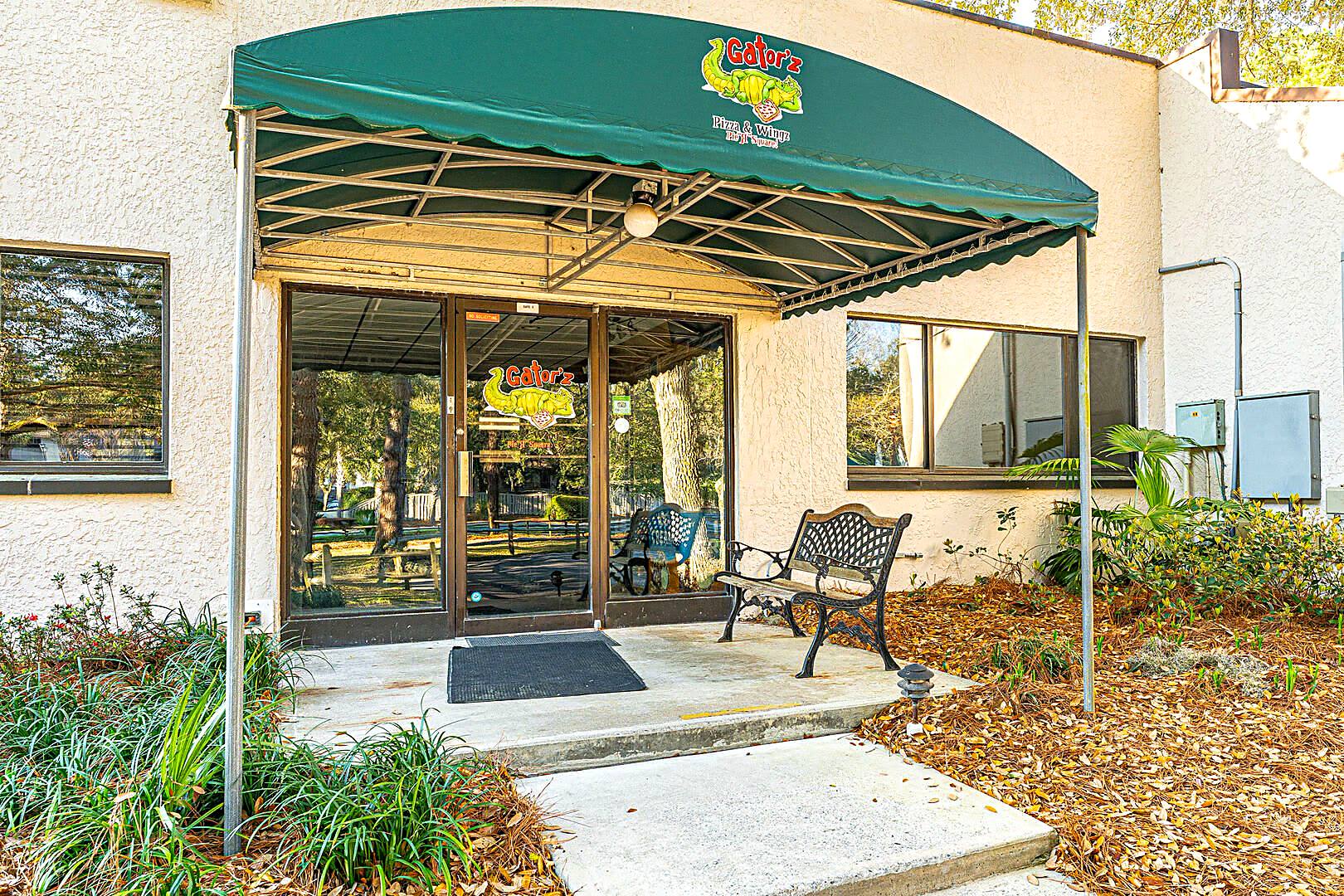 Entrance to Gator'z Pizza and Wingz at 40 Folly Field Road, Hilton Head Island