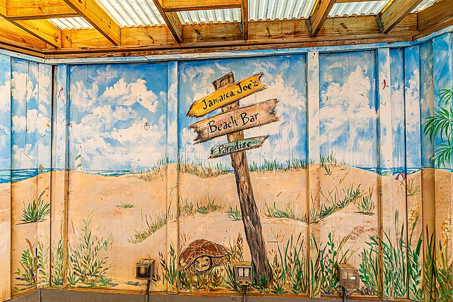 Tiki Hut mural